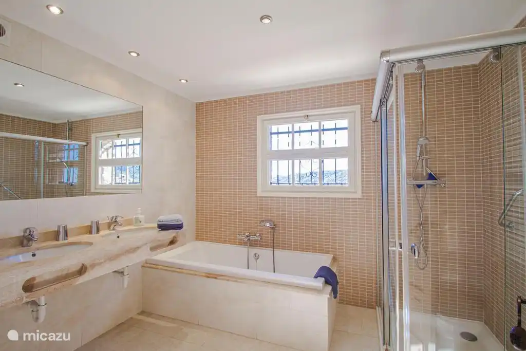 Bathroom 1 with bath