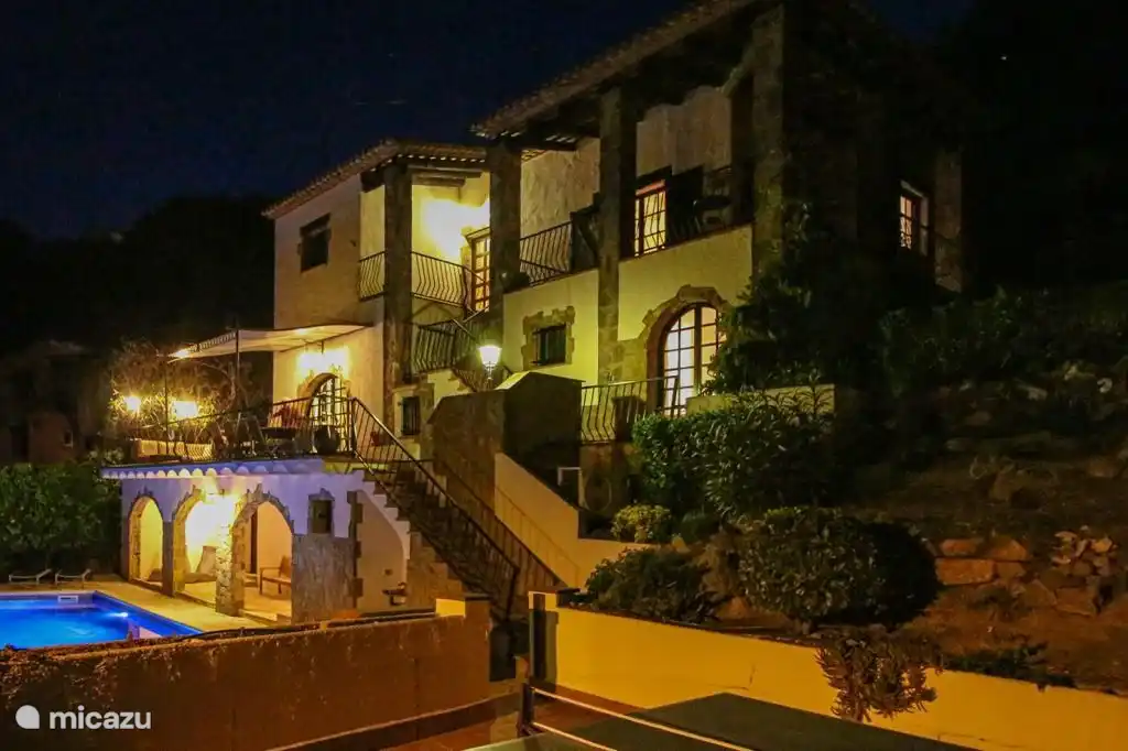 Casa Corona at night