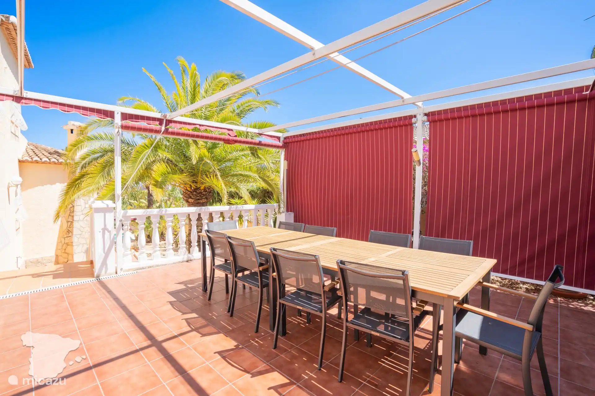 Terrasse neben der Küche