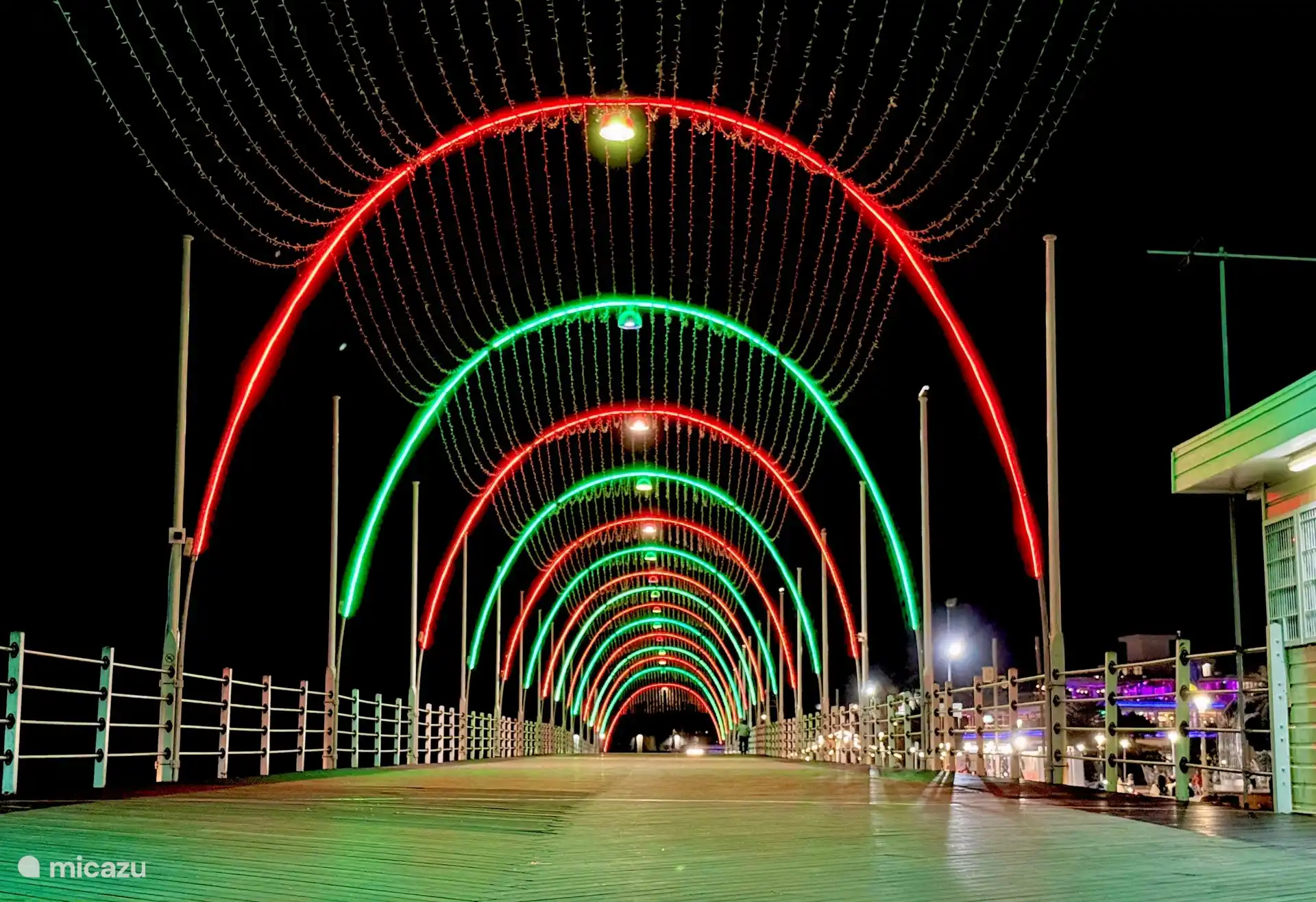 Pont ponton, Willemstad la nuit.