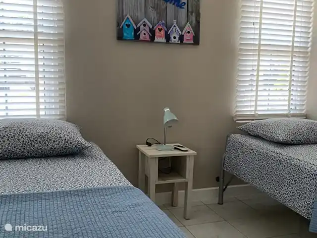 Location de Vacances Curaçao, Banda Ariba (est), Santa Catharina, bungalow - Casa Pura Vida Deuxième chambre. Avec climatisation, moustiquaires, ventilateur et couvre-fenêtres occultants.