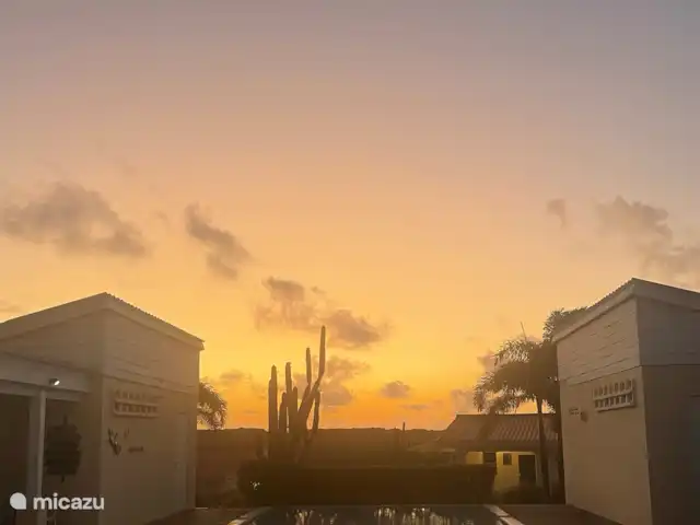 Location de Vacances Curaçao, Banda Ariba (est), Santa Catharina, bungalow - Casa Pura Vida La maison et la piscine sont orientées sud-est pour le plus beau lever de soleil.