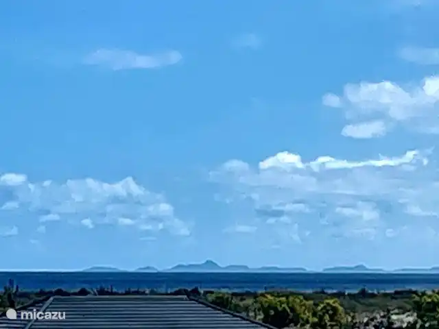 Location de Vacances Curaçao, Banda Ariba (est), Santa Catharina, bungalow - Casa Pura Vida Bonaire est visible depuis le complexe et la maison par temps clair.