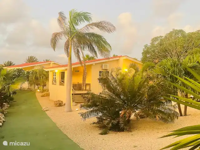 Location de Vacances Curaçao, Banda Ariba (est), Santa Catharina, bungalow - Casa Pura Vida La maison dans la lumière du petit matin.