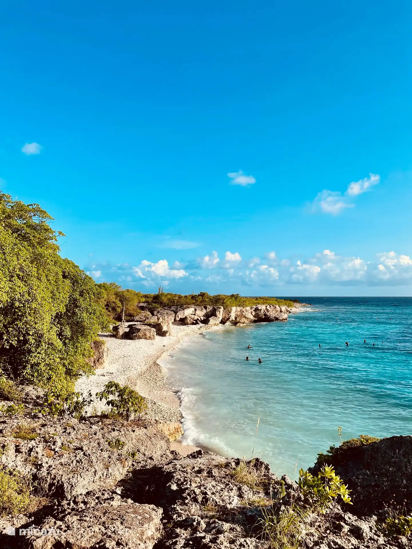 Regiebucht. Ein ruhiger Strand und beliebter Schnorchelplatz. Etwa fünfzehn Autominuten vom Resort entfernt. 