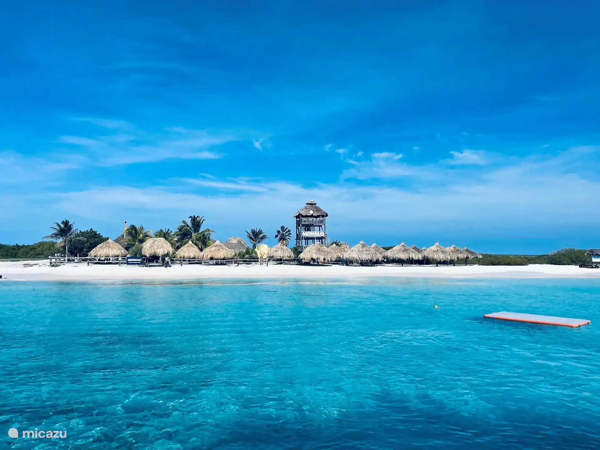Klein Curaçao. Kann im Rahmen eines Tagesausflugs mit dem Spanischen Wasser oder Jan Thiel als Ausgangspunkt besucht werden. Beide 15 Minuten mit dem Auto. 