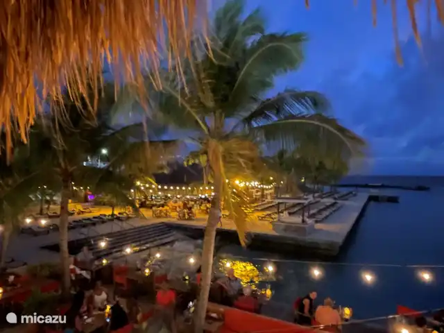 Location de Vacances Curaçao, Banda Ariba (est), Santa Catharina, bungalow - Casa Pura Vida Plage de Jan Thiel. Avec une variété de clubs de plage, de restaurants et de boutiques.