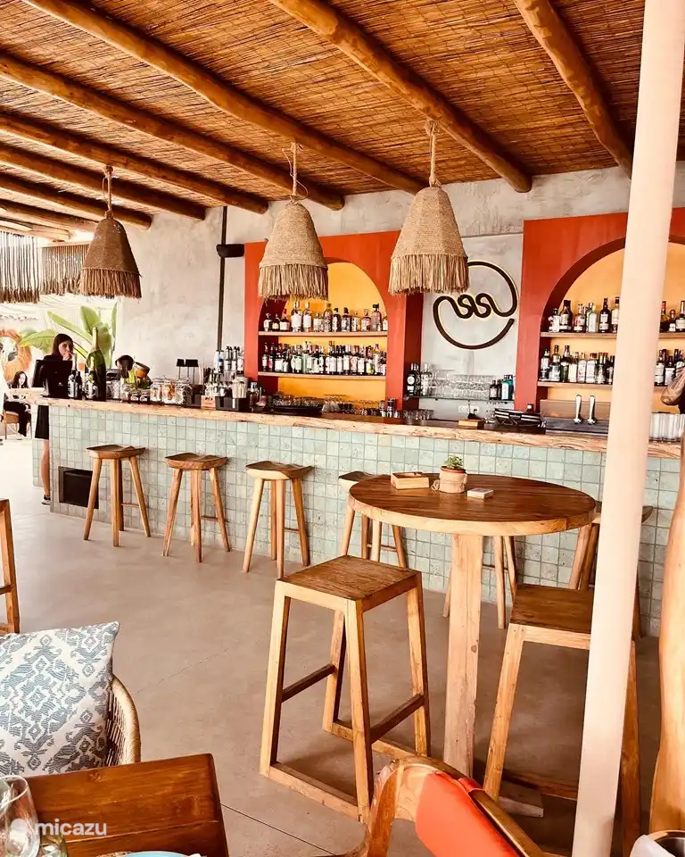 Schöne Strandbars. Dazu können wir viele Informationen geben.