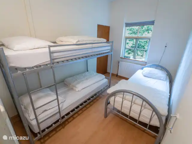 Cabaña en el bosque en Países Bajos, Limburgo, Reuver - casa vacacional dormitorio