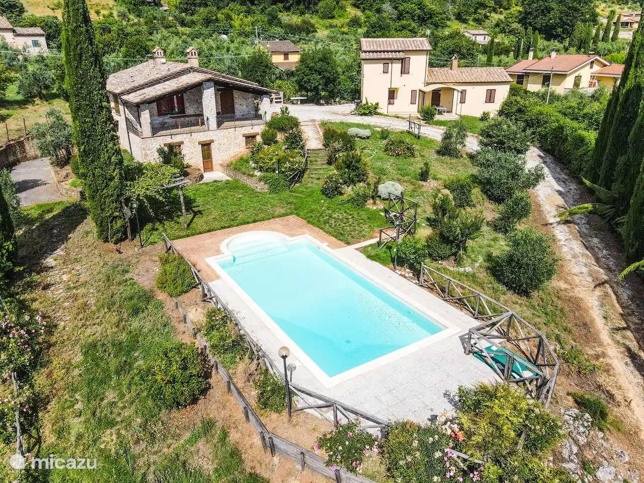 2 Häuser mit privatem Pool in Italien, Umbrien, Santa Restituta - ferienhaus