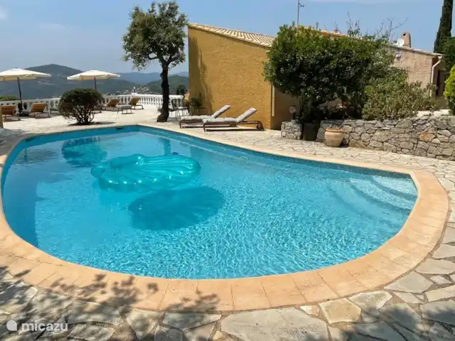 Oliveira en Francia, Costa Azul, Les Issambres - villa Piscina climatizada