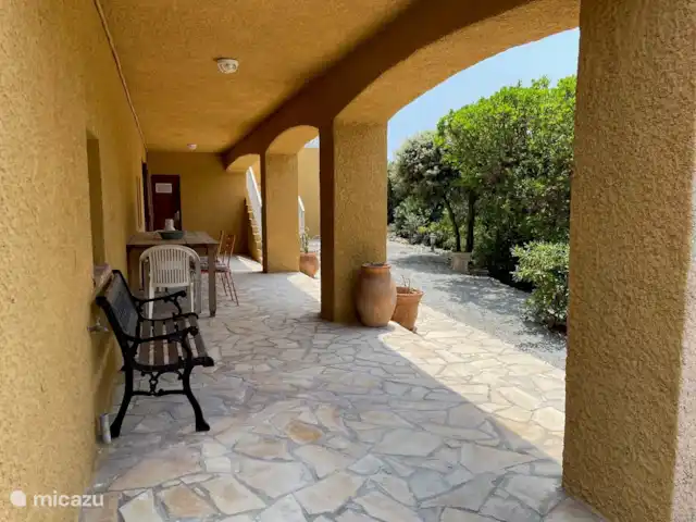 Oliveira en Francia, Costa Azul, Les Issambres - villa Sótano terraza cubierta