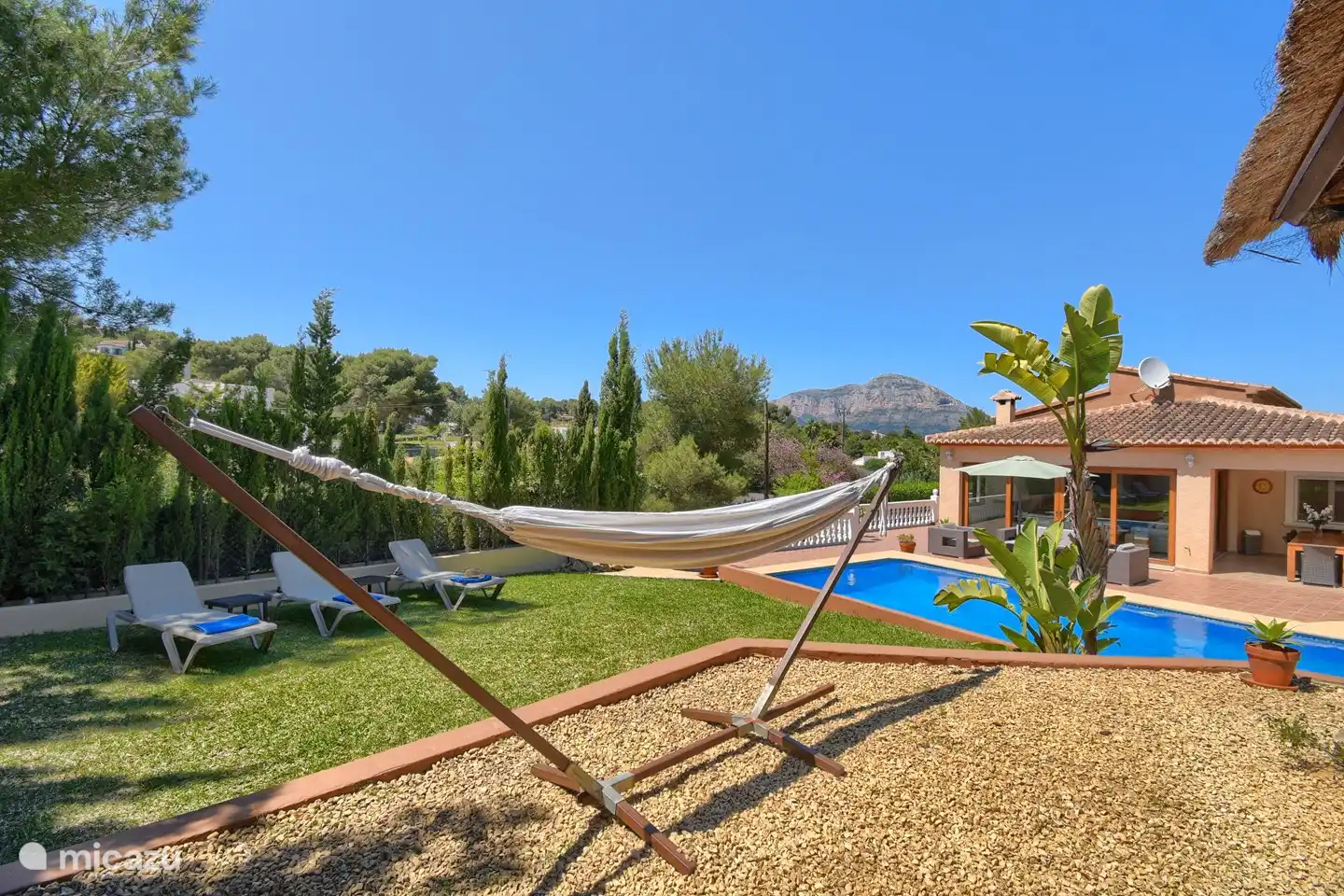 Détendez-vous dans le hamac avec une vue magnifique.