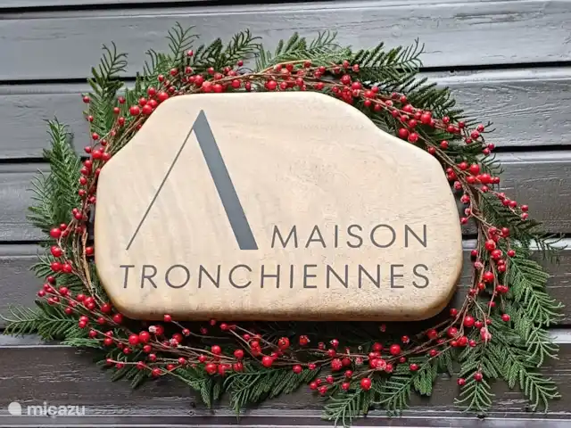 Location de Vacances Belgique, Ardennes, Durbuy, maison de vacances - Maison Tronchiennes La Maison Tronchiennes, de manière subtile, est actuellement déjà un peu dans l’ambiance automne/fin d’année :-)