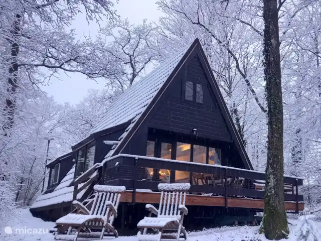 Location de Vacances Belgique, Ardennes, Durbuy, maison de vacances - Maison Tronchiennes Photo prise le 2 janvier 2025. L’arrière de la maison