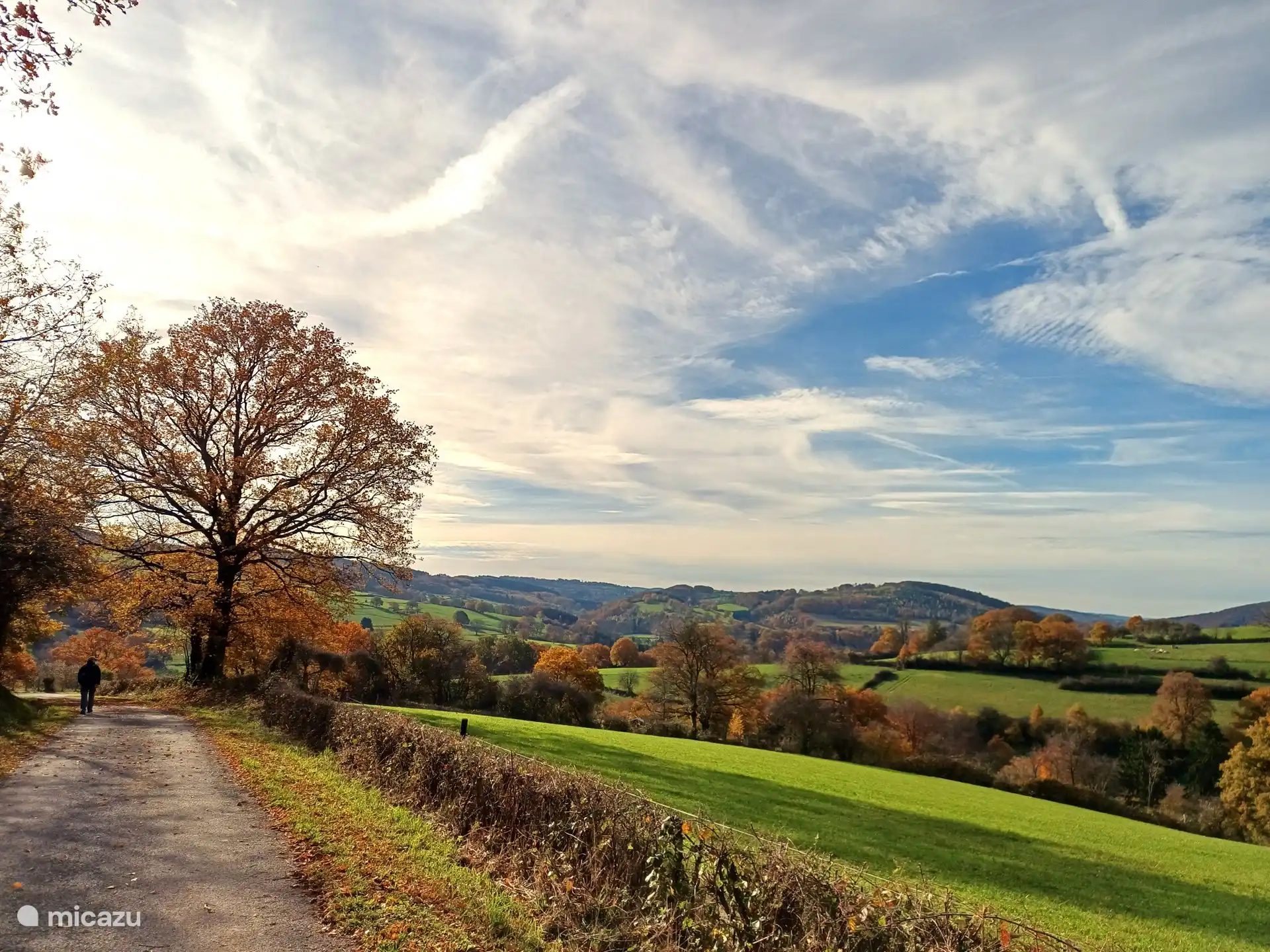 Wirklich eine der schönsten Wanderungen, die ich je gemacht habe.
Das Foto wurde am 6. November 2025 in Heyd (Bezirk Durbuy) aufgenommen.
Alle Wanderungen findet ihr in meinem Wanderbuch.
