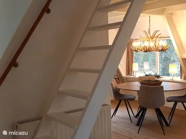 Location de Vacances Belgique, Ardennes, Durbuy, maison de vacances - Maison Tronchiennes Les escaliers menant aux chambres.