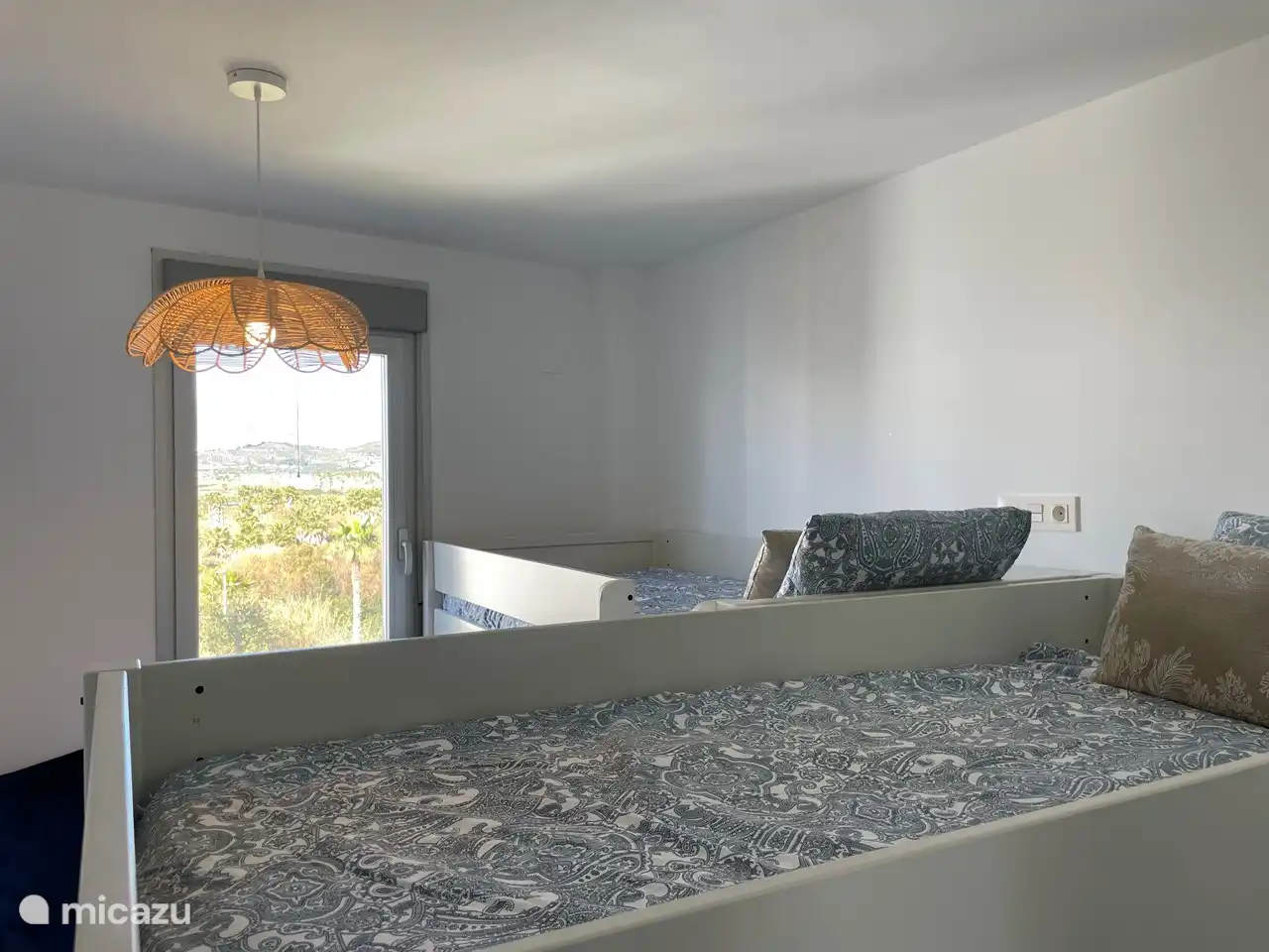 Tweede slaapkamer heeft uitzicht op de Sierra Nevada