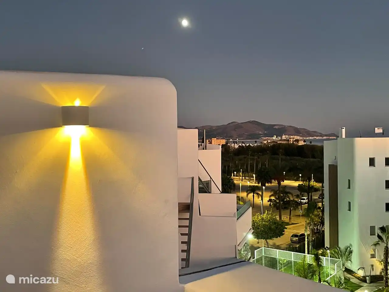 Het uitzicht bij het avondschemeren