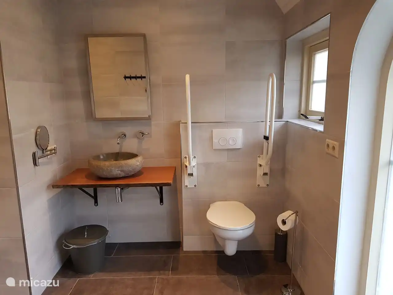 Behindertengerechtes Badezimmer