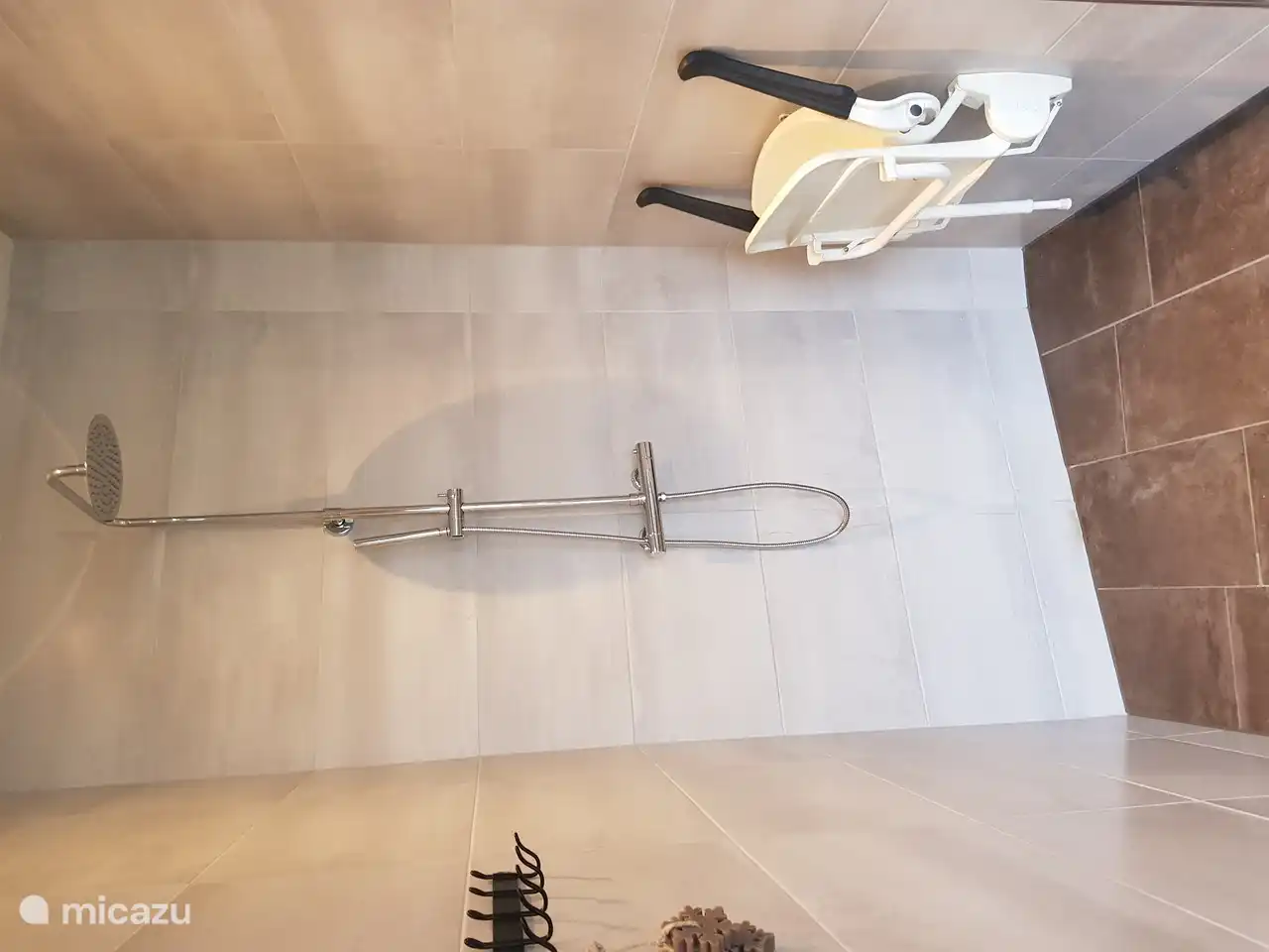 Behindertengerechtes Badezimmer