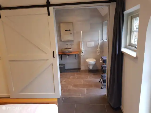 Boerderij de Reekamp huren in Nederland, Gelderland, Zelhem - boerderij Badkamer minder validen en suite aan slaapkamer minder validen.