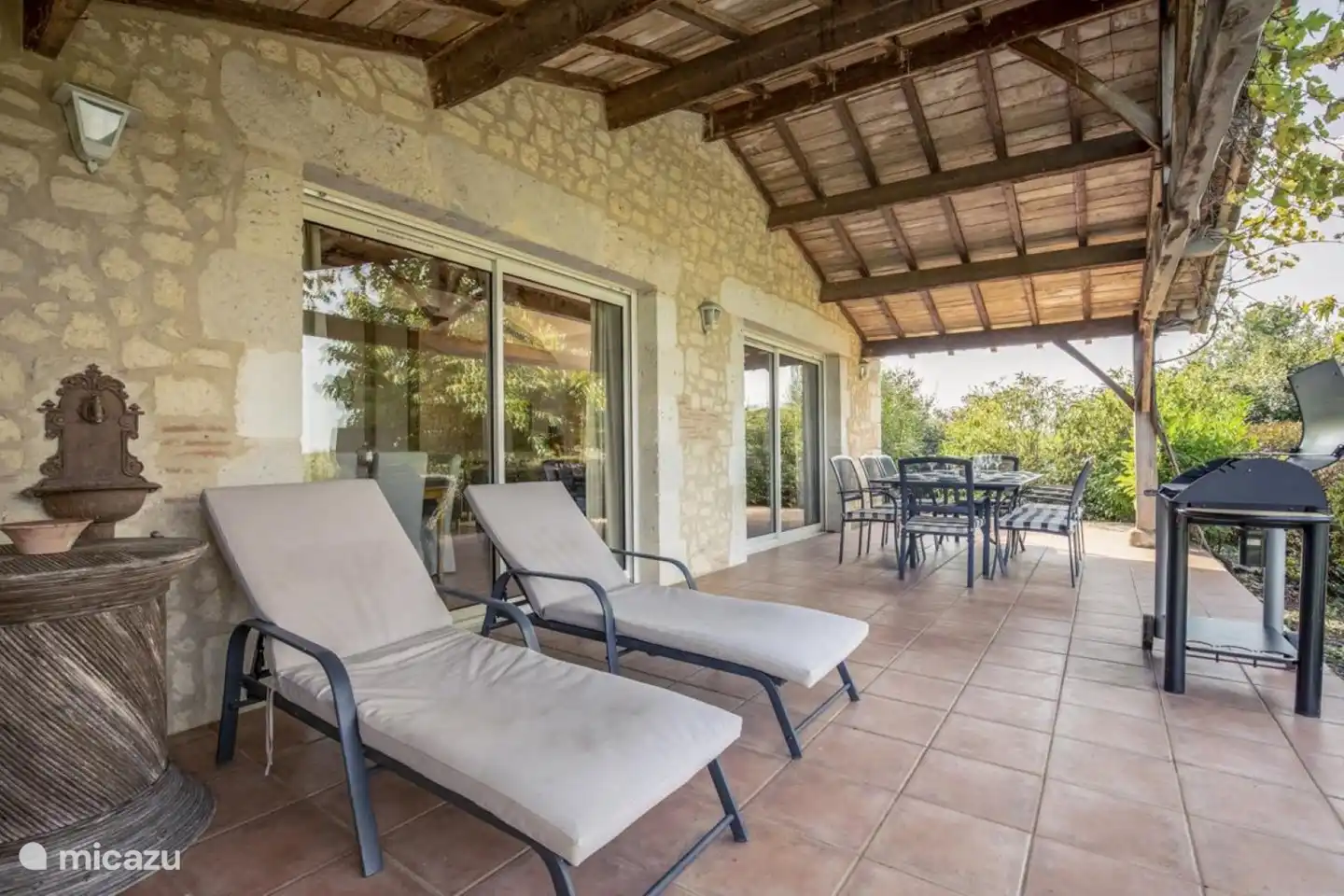 Entspannen Sie sich auf der Terrasse