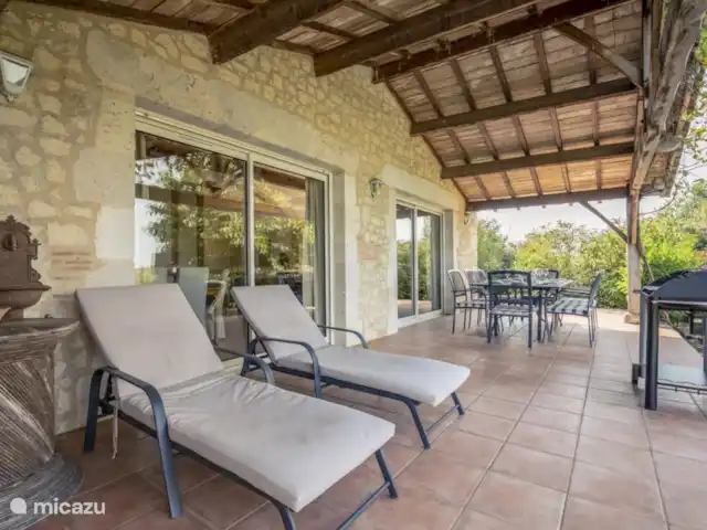 Vignefermé en Francia, Dordoña, Razac-de-Saussignac - casa vacacional relajarse en la terraza