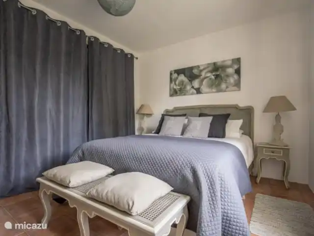 Vignefermé en Francia, Dordoña, Razac-de-Saussignac - casa vacacional El dormitorio en la planta baja.