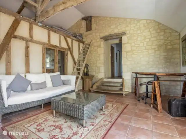 Vignefermé en Francia, Dordoña, Razac-de-Saussignac - casa vacacional Una sala de estar en el primer piso.