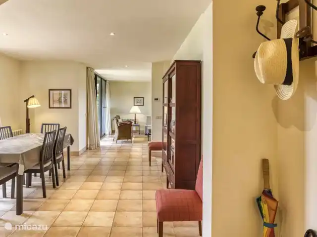 Location de Vacances Espagne, Costa Brava, Navata, villa - Villa Josi Torremirona Resort Salon-salle à manger