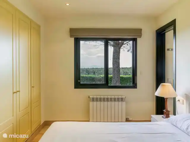 Location de Vacances Espagne, Costa Brava, Navata, villa - Villa Josi Torremirona Resort 3ème chambre avec douche attenante