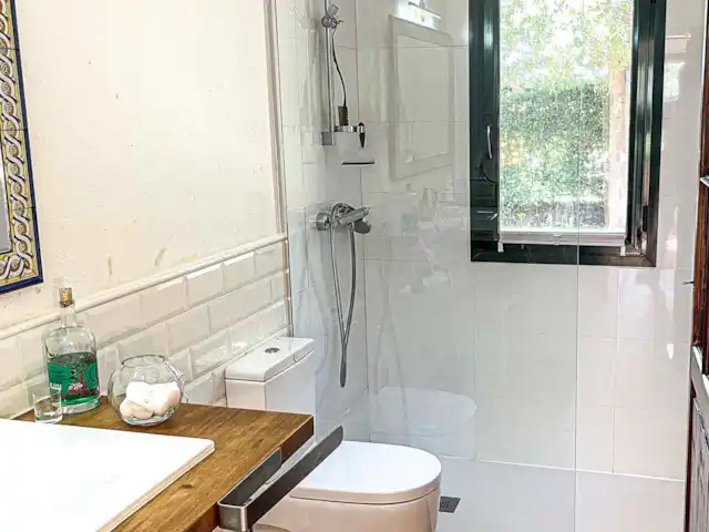 Vila Gabrielle TorreMirona Resort huren in Spanje, Costa Brava, Navata - villa een van de twee badkamers