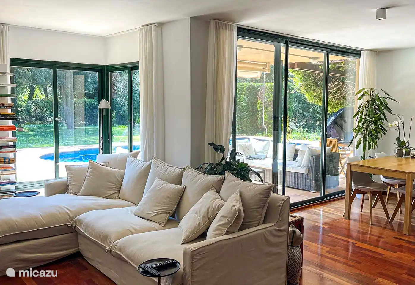 sitting and sitting area