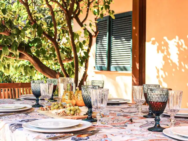 Vila Gabrielle TorreMirona Resort huren in Spanje, Costa Brava, Navata - villa eten onder de pergola