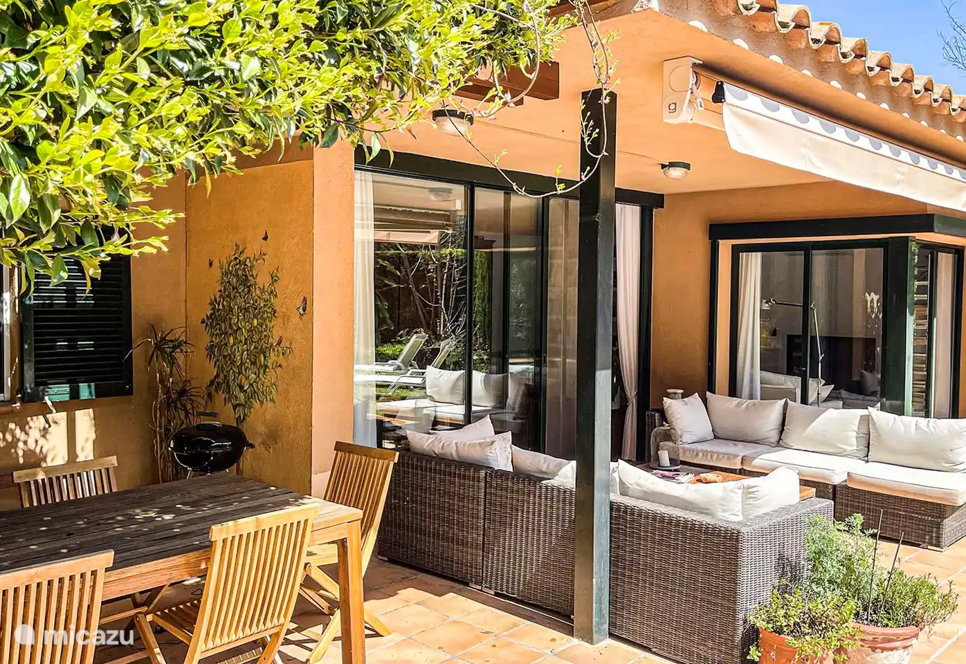 another picture of the back patio