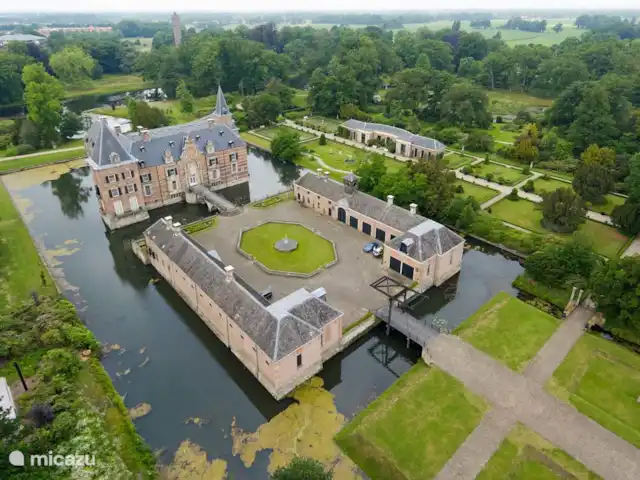 Domaine de Leeuwen - Twente | Pays-Bas, Overijssel, Delden - villa Vue de dessus du château de Twickel avec une partie des jardins du château