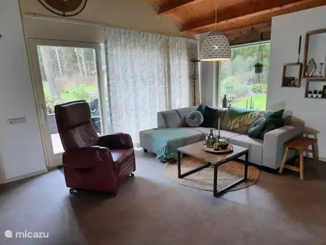 Location de Vacances Pays-Bas, Gueldre, Zelhem, bungalow - Reekamp bungalow 2 Séjour avec chaise haute.