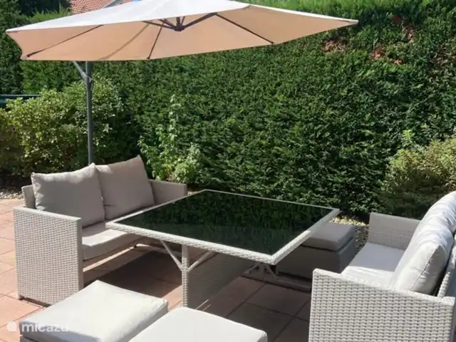 Casa 134 Cazaleres en Francia, Ariège, Daumazan-sur-Arize - villa Disfrute de un aperitivo y una bebida en el salón.