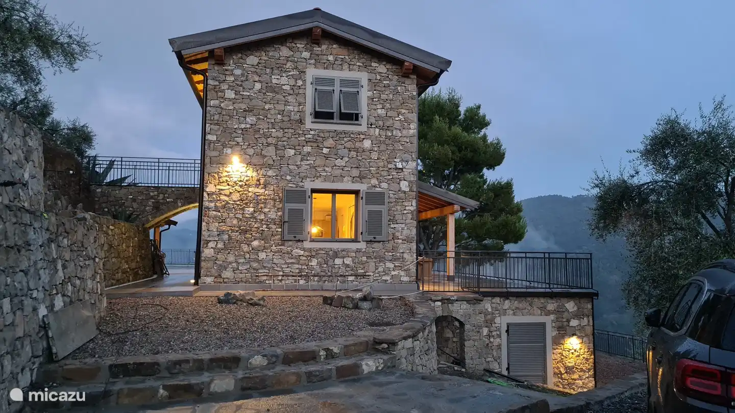 Villa Torba in Italien, Ligurien, Dolceacqua - villa