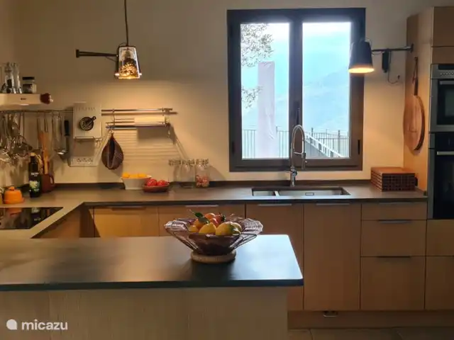 Villa Torba en Italia, Liguria, Dolceacqua - villa Una cocina muy bien equipada te espera para hacer milagros.