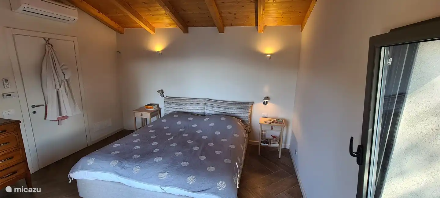 Hauptschlafzimmer mit Klimaanlage