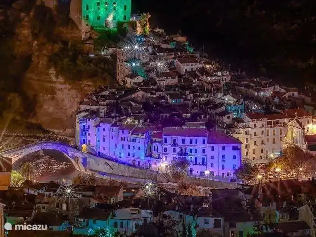 Villa Torba en Italia, Liguria, Dolceacqua - villa Dolceacqua es una pintoresca ciudad medieval con muchos bares y buenos restaurantes.