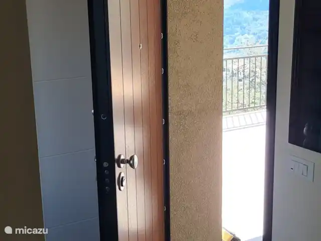 Villa Torba en Italia, Liguria, Dolceacqua - villa ¡La puerta es como una bóveda que te protege de un mundo ajetreado y estresante!