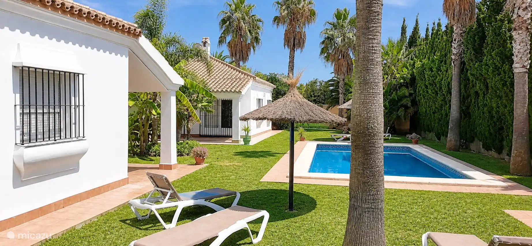 Twee prachtige geschakelde vakantiehuizen met veranda, privézwembad en buitenbarbecue