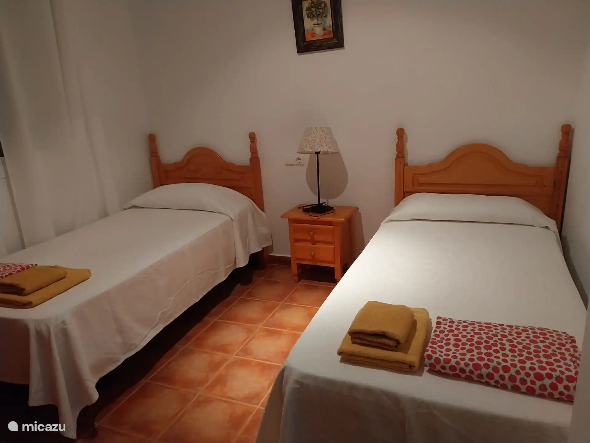 Slaapkamer met twee bedden