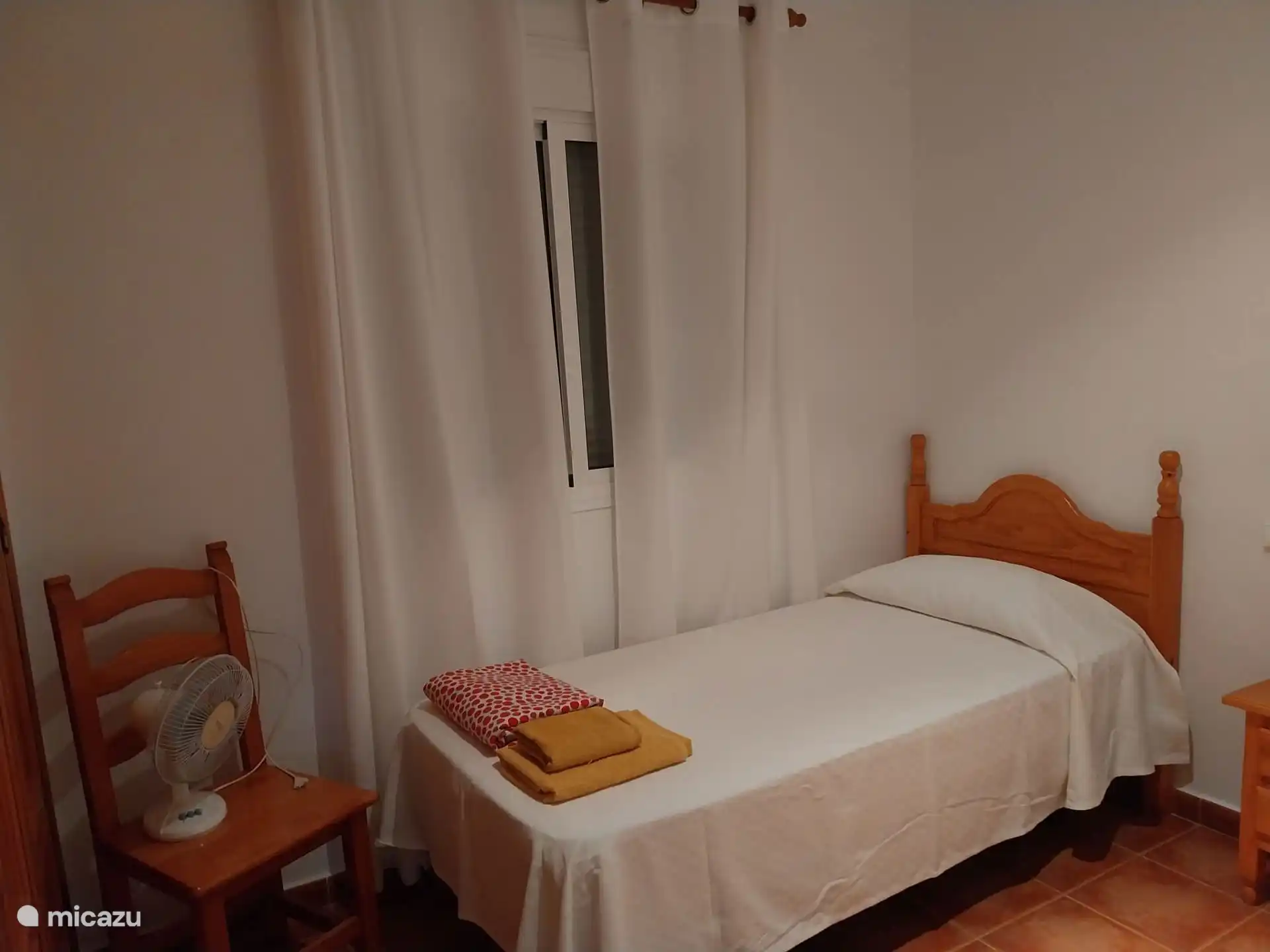 Slaapkamer met twee bedden