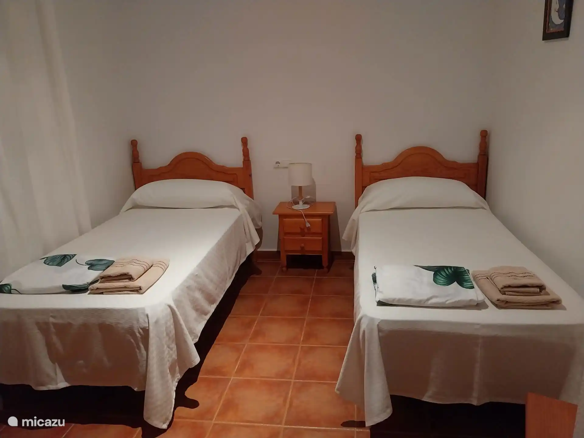 Slaapkamer met twee bedden