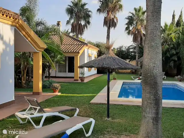 Casas Sol & Luna | Finca Paradiso | Espagne, Andalousie, Conil de la Frontera - maison de vacances Grande terrasse extérieure avec véranda et barbecue extérieur
