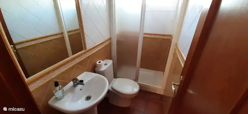 Zwei Badezimmer pro Haus